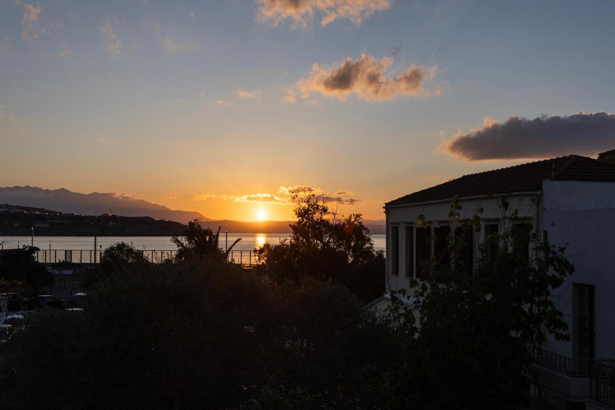 Amalen Suites Adults Only Rethymno  Bagian luar foto
